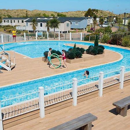 Presthaven Holiday Resort - Direct Access To Beach Престатин Екстериор снимка
