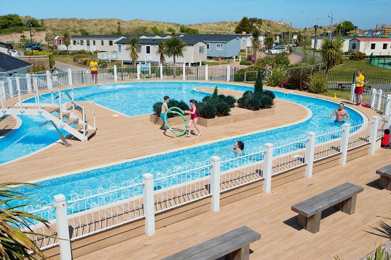 Presthaven Holiday Resort - Direct Access To Beach Престатин Екстериор снимка